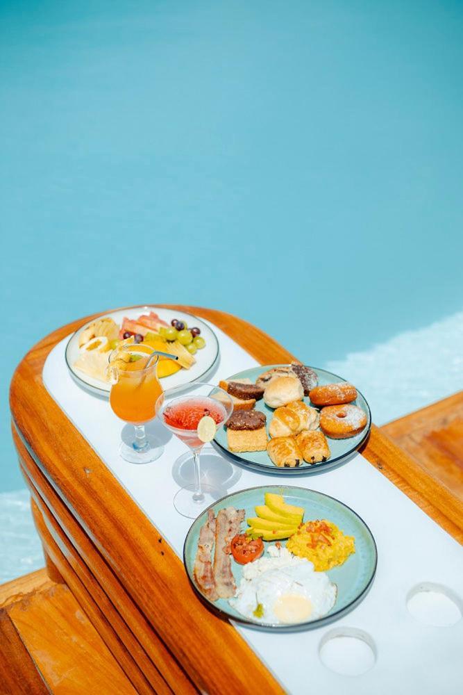 Le Saint Tropez 호텔 Kidoti 외부 사진